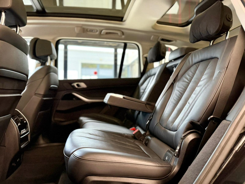 BMW X7 xDrive 40i* Лизинг* BMW LED* 7-местен* Harman, снимка 14 - Автомобили и джипове - 52708000