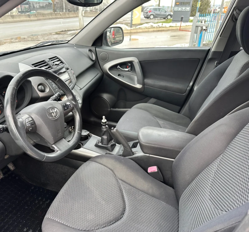 Toyota Rav4, снимка 10 - Автомобили и джипове - 53097596