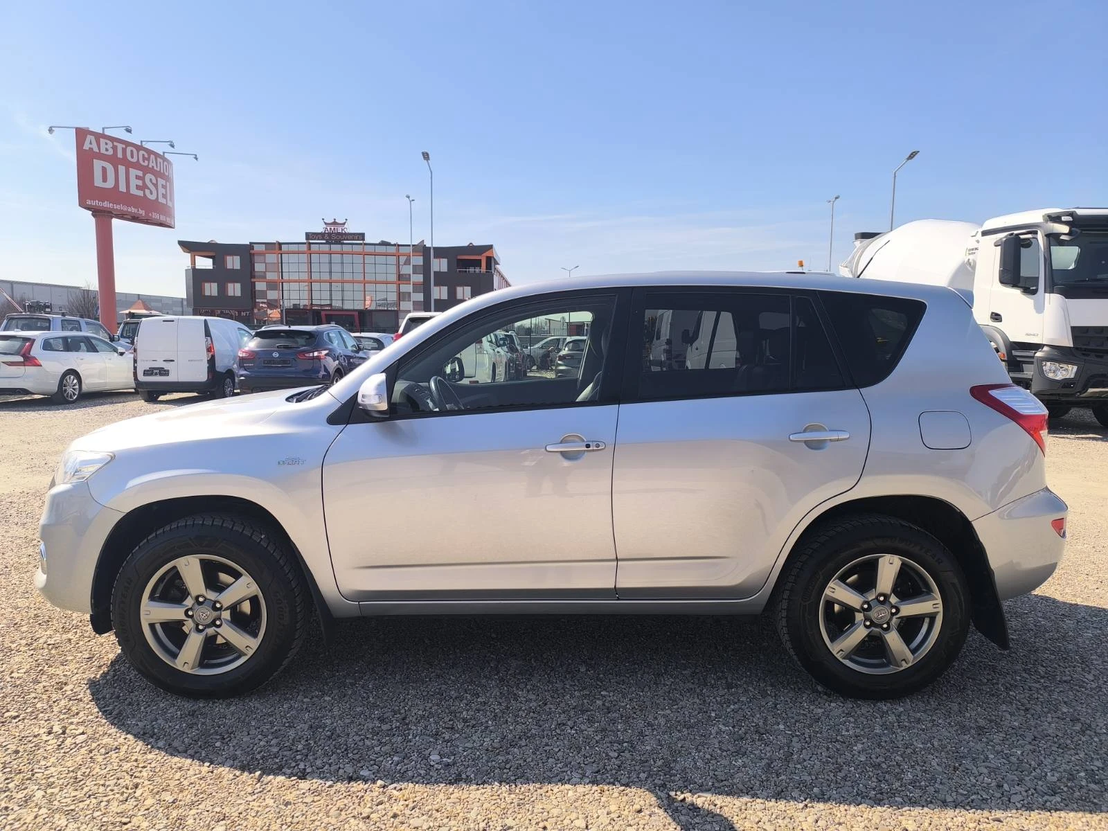 Toyota Rav4 2.2DD 4Х4 АВТОМАТИК - изображение 4