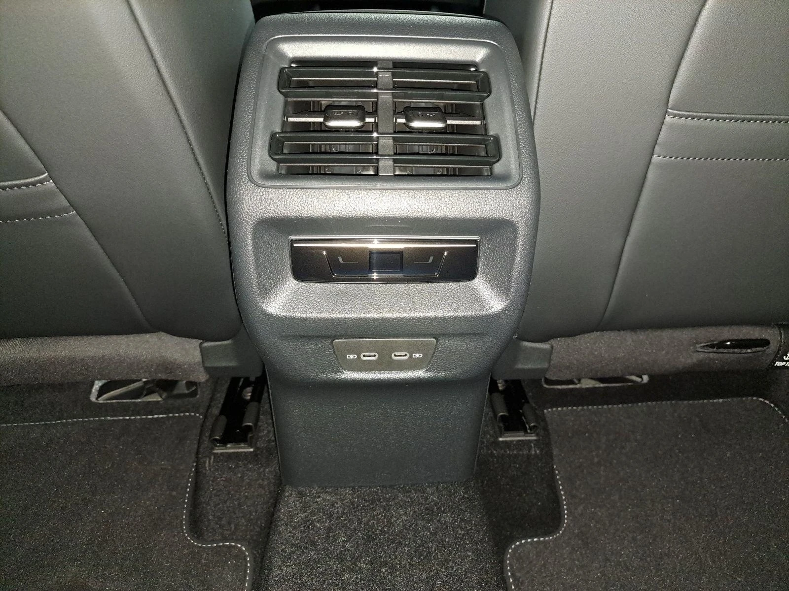 VW Tiguan 2.0 TDI R-LINE IQ.LIGHT BLACK STYLE 360 | Mobile.bg � ����������� 13