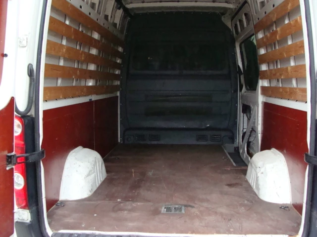 VW Crafter 2.5, снимка 10 - Бусове и автобуси - 47790050