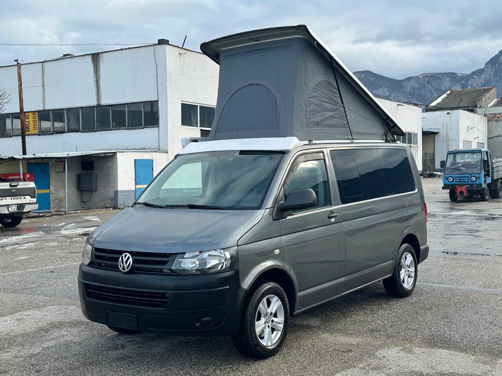 VW Caravelle 2.0TDI 4x4 Кемпер Италия, снимка 1