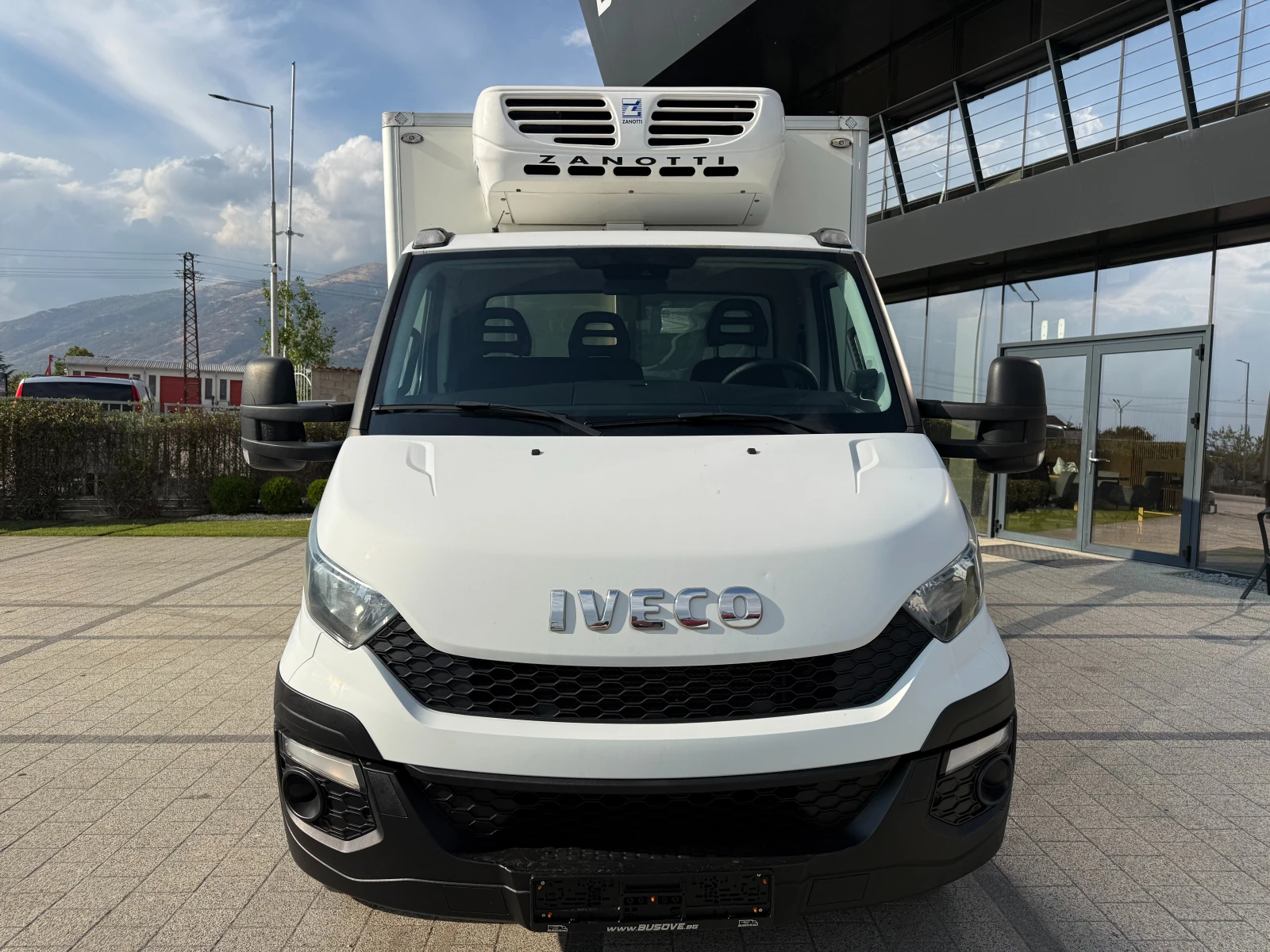 Iveco Daily 60C15 3.0HPI Хладилен + ток 4.10м.  Euro 5B , снимка 3 - Бусове и автобуси - 56166378