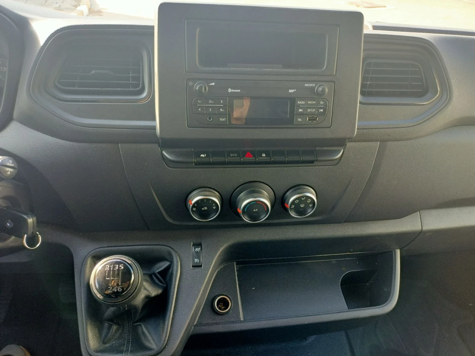 Renault Master 2.3 dCi L3H2, снимка 11 - Бусове и автобуси - 56413677