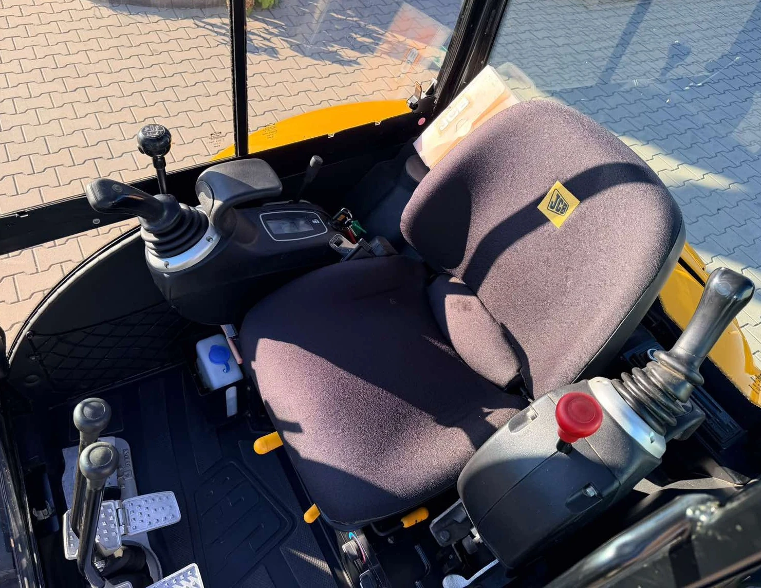Багер JCB JCB8026CTS, снимка 13 - Индустриална техника - 56416130