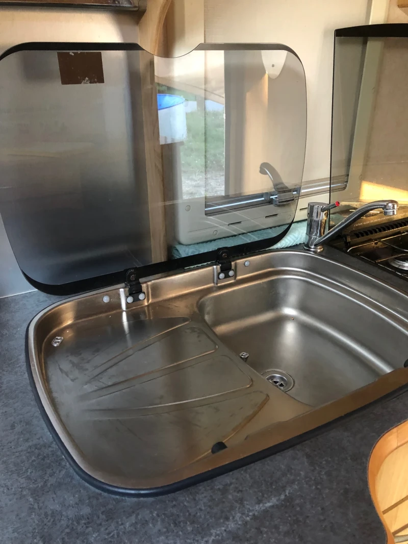 Каравана Coachmen PaStiche, снимка 9 - Каравани и кемпери - 52252565