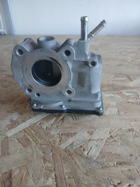 22030-40010 дросел клапа Toyota IQ, снимка 4