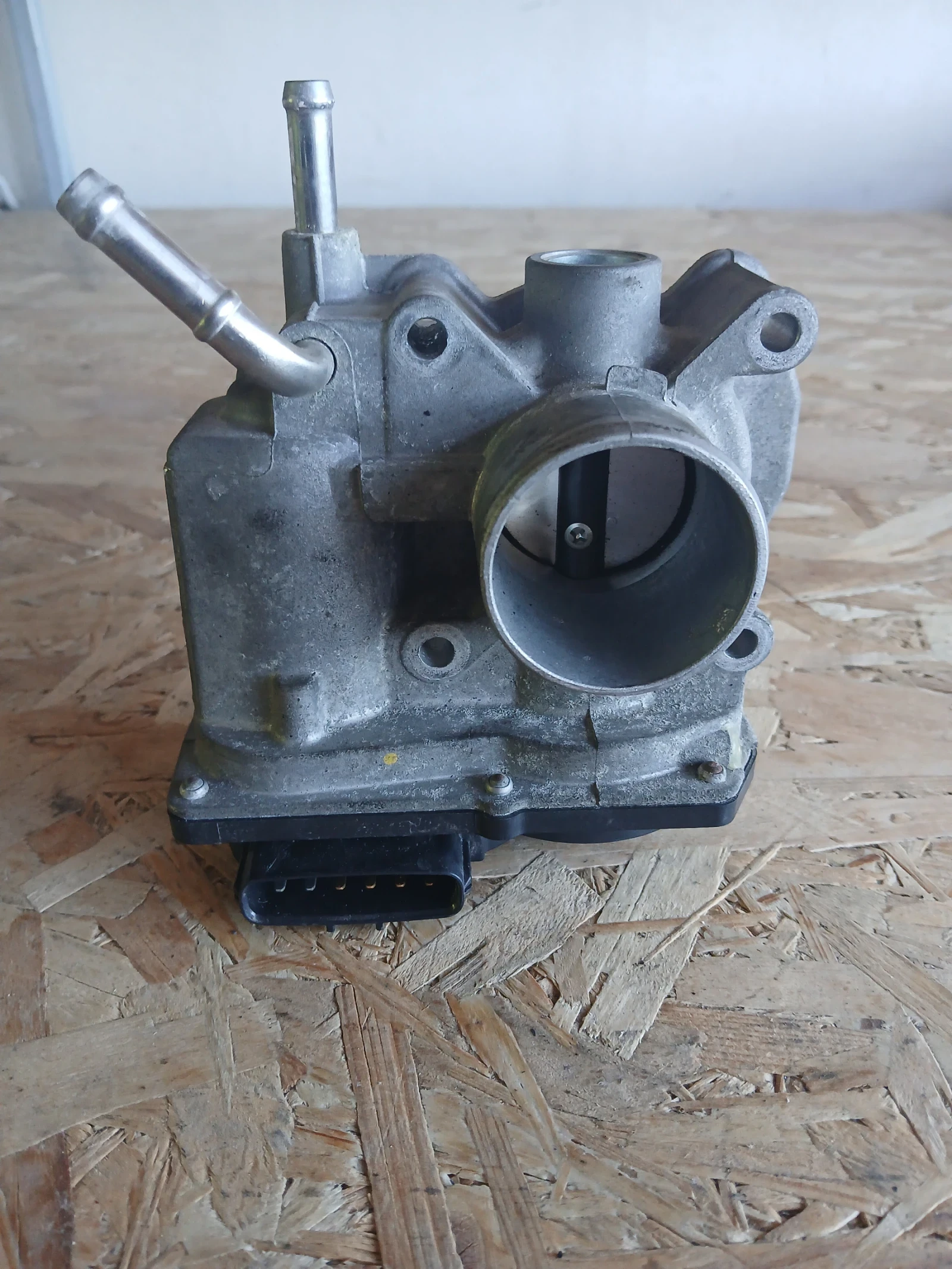 22030-40010 дросел клапа Toyota IQ, снимка 3 - Части - 54925241