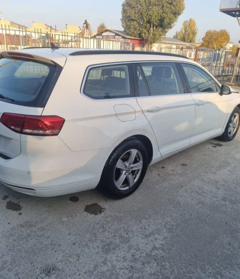 VW Passat, снимка 4 - Автомобили и джипове - 48281658