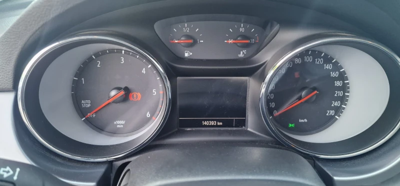 Opel Astra Sport Tourer 1.5 TDI, снимка 10 - Автомобили и джипове - 51752889