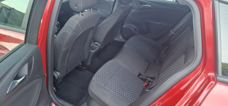 Opel Astra Sport Tourer 1.5 TDI, снимка 7 - Автомобили и джипове - 51752889