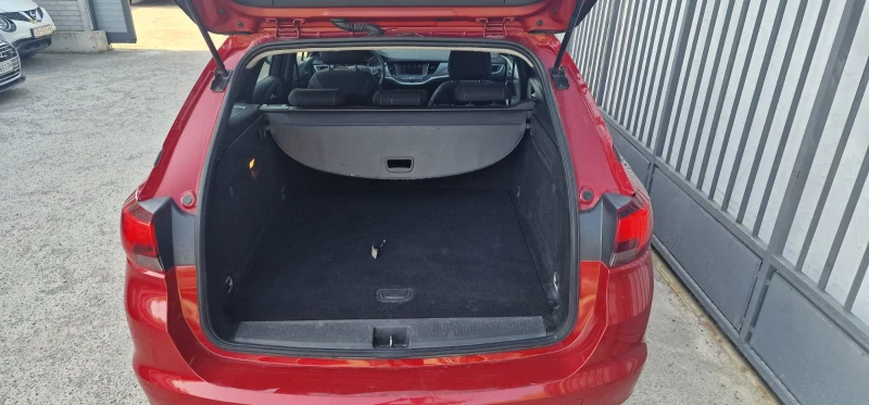 Opel Astra Sport Tourer 1.5 TDI, снимка 8 - Автомобили и джипове - 51752889