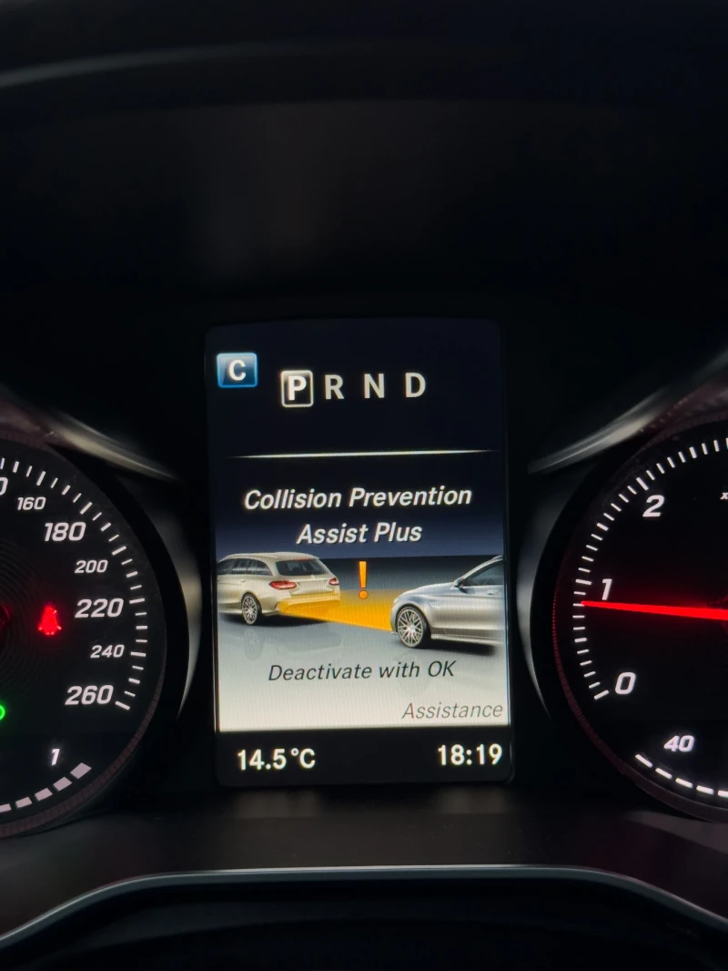 Mercedes-Benz C 200 Distronic/ Подгрев/ AMG, снимка 12 - Автомобили и джипове - 52980155