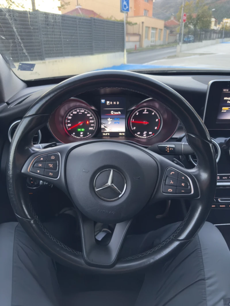 Mercedes-Benz C 200 Distronic/ Подгрев/ AMG, снимка 9 - Автомобили и джипове - 52980155