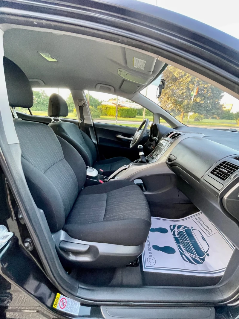 Toyota Auris 1.6 VVT-I бензин, снимка 14 - Автомобили и джипове - 53112289