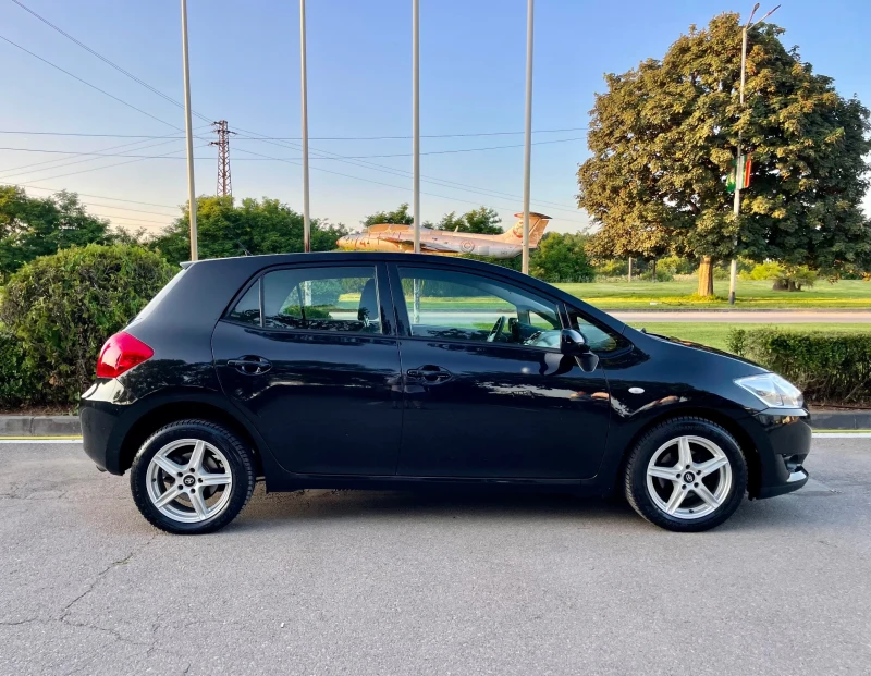 Toyota Auris 1.6 VVT-I бензин, снимка 5 - Автомобили и джипове - 53112289