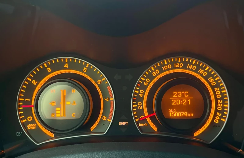 Toyota Auris 1.6 VVT-I бензин, снимка 11 - Автомобили и джипове - 53112289