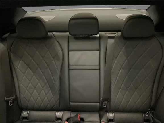 Mercedes-Benz E 450 4Matic = AMG Line = Premium Гаранция, снимка 9 - Автомобили и джипове - 54215637