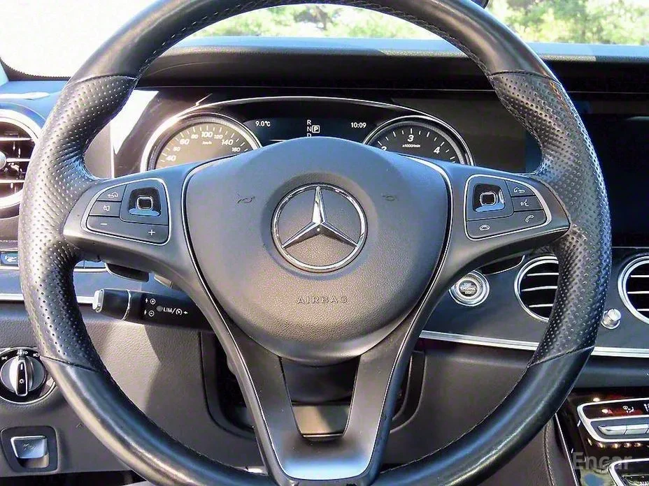 Mercedes-Benz E 220 E-Class W212 E220 4MATIC Avantgarde - изображение 8