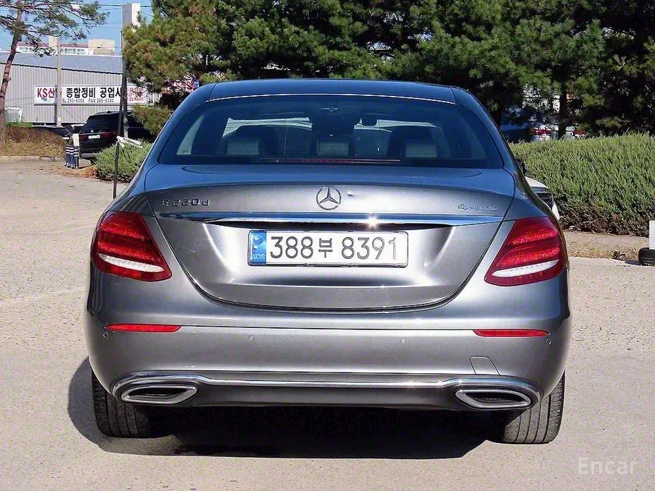 Mercedes-Benz E 220 E-Class W212 E220 4MATIC Avantgarde - изображение 4