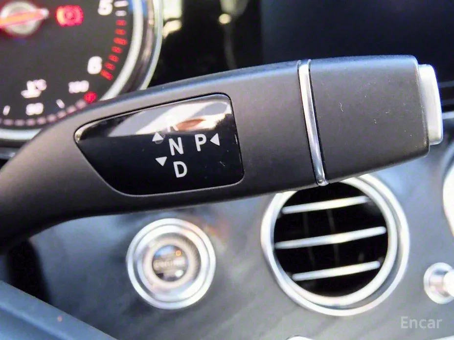 Mercedes-Benz E 220 E-Class W212 E220 4MATIC Avantgarde - изображение 10