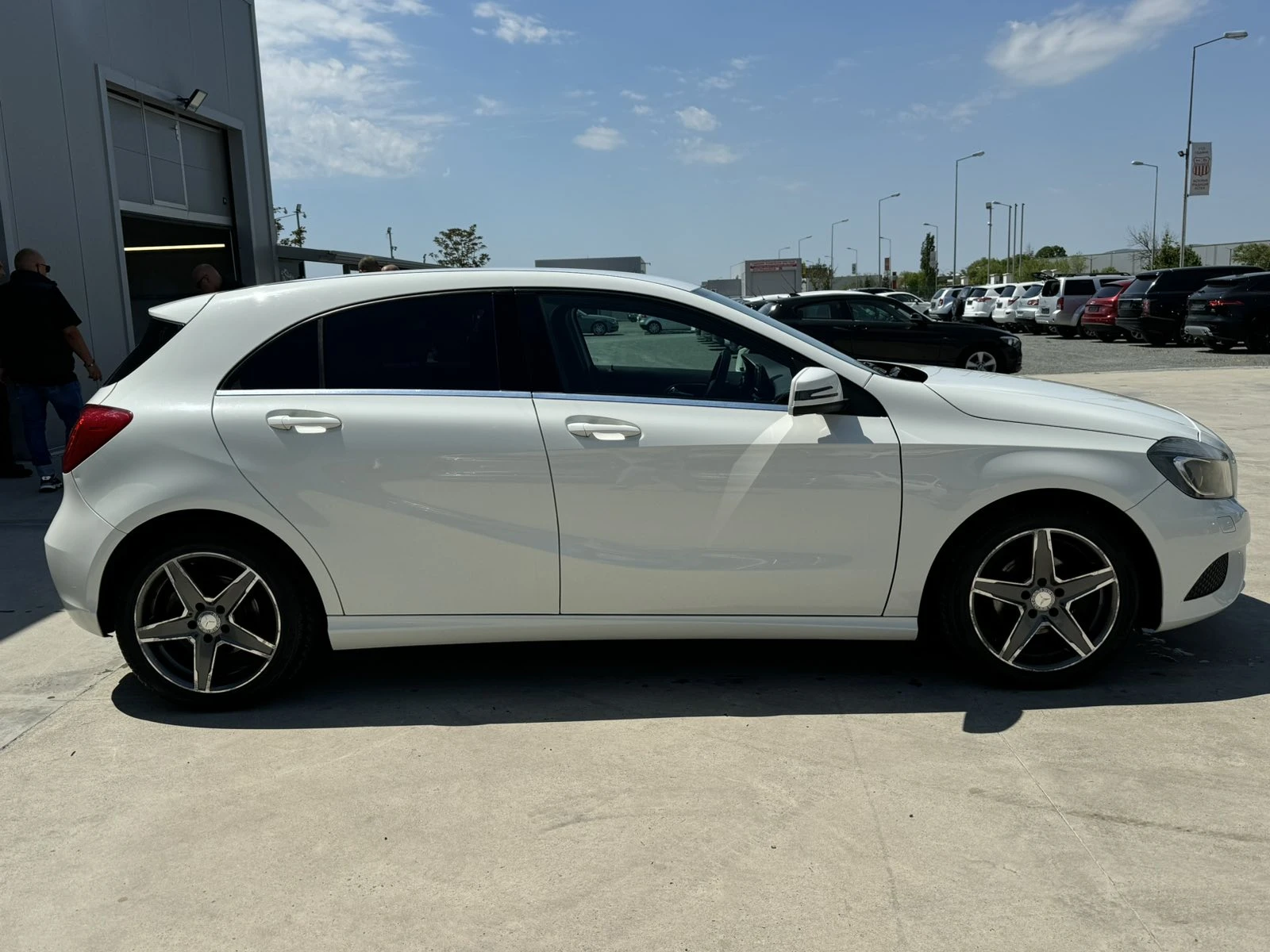 Mercedes-Benz A 180 d* 1.8* 110ps* AMG Line* НАВИ* 6ск* Паркт*  - изображение 6