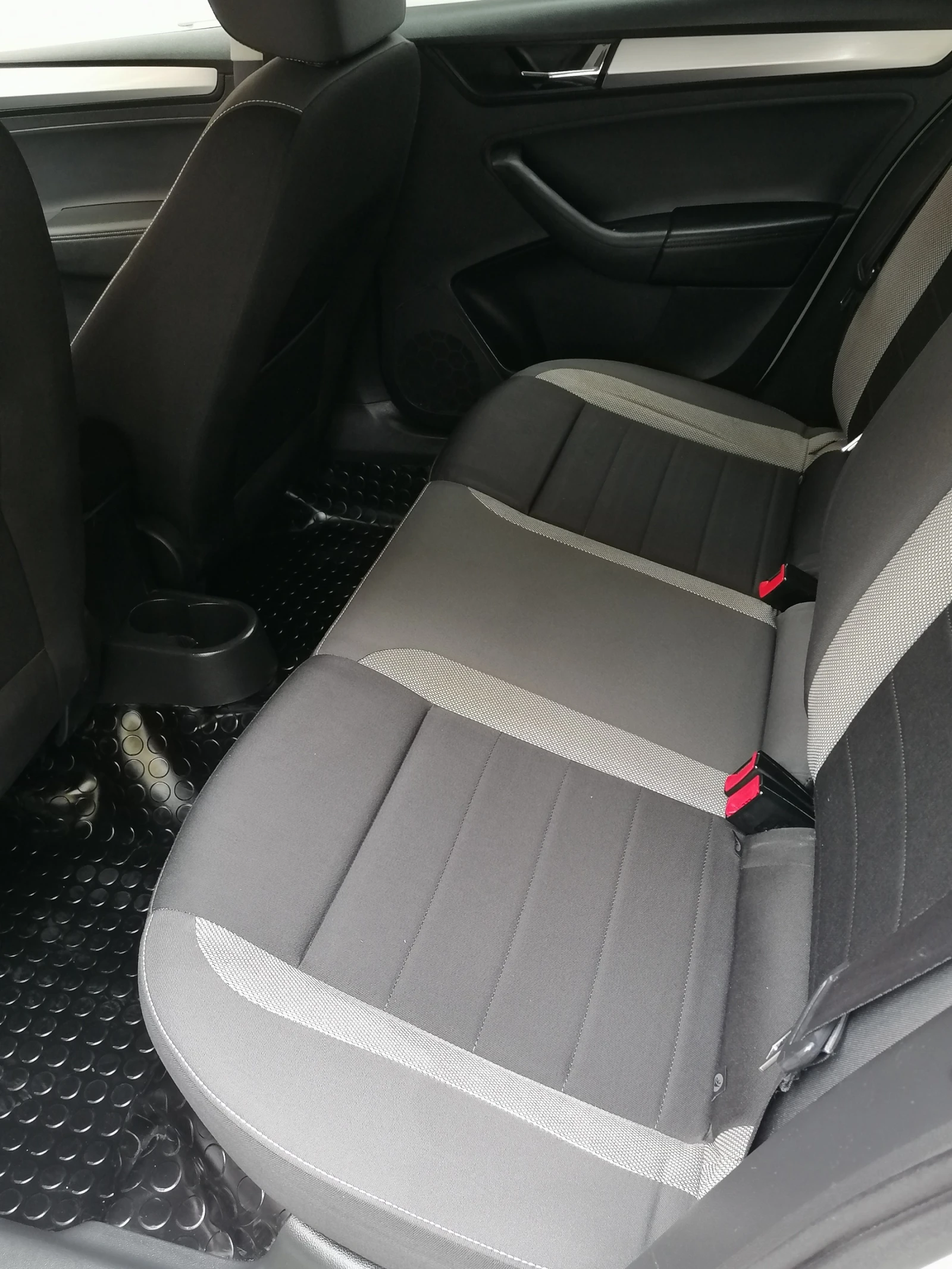 Skoda Rapid 1.6TDI 2018. EURO6 115 k.c. | Mobile.bg   13