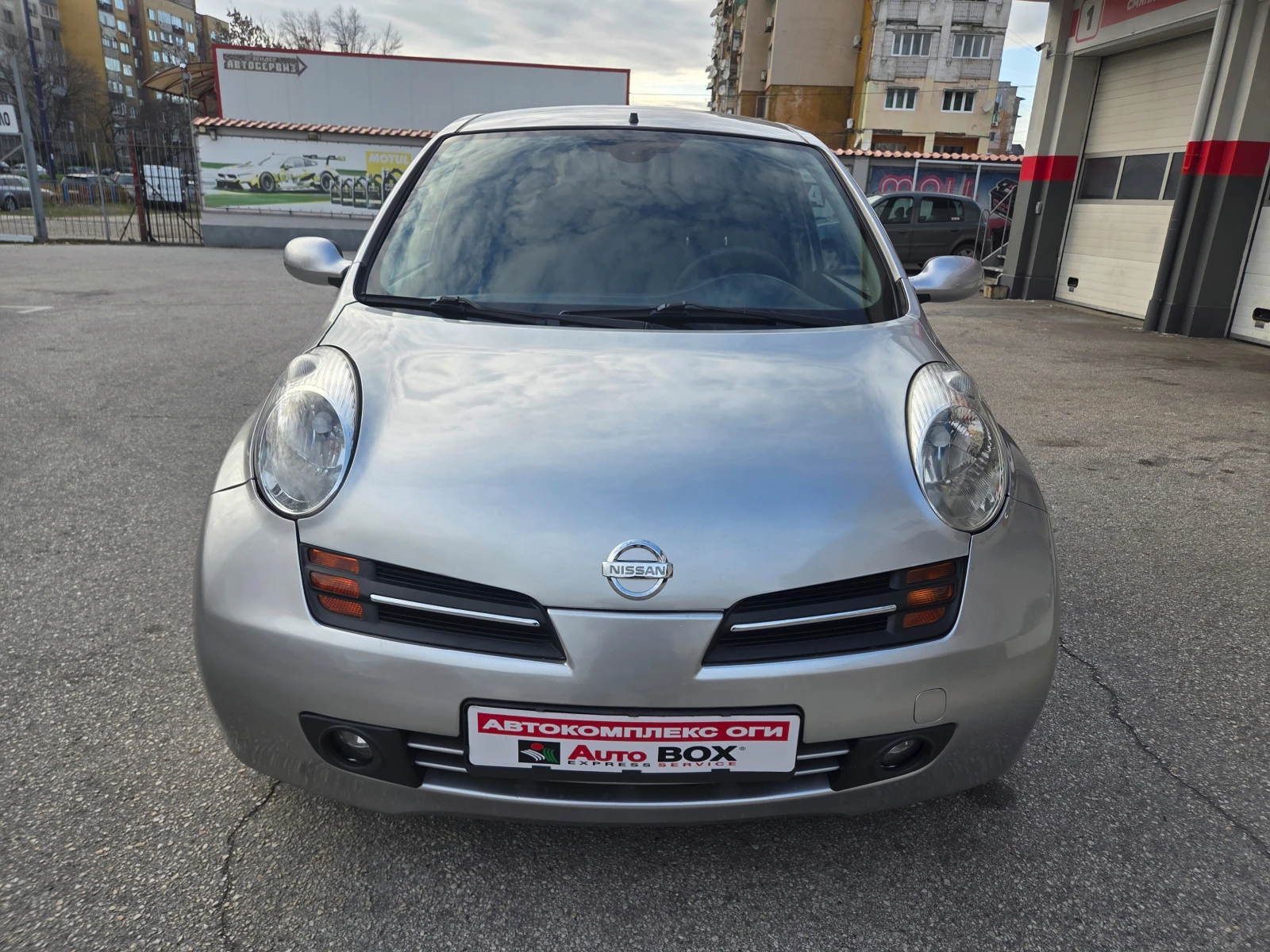 Nissan Micra 1.4i-Automatic - изображение 8