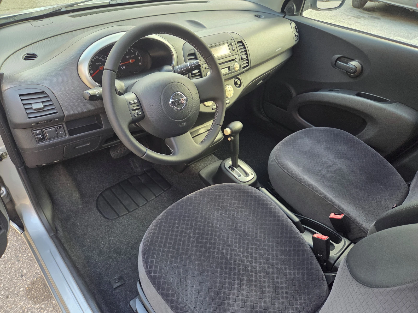 Nissan Micra 1.4i-Automatic - изображение 9
