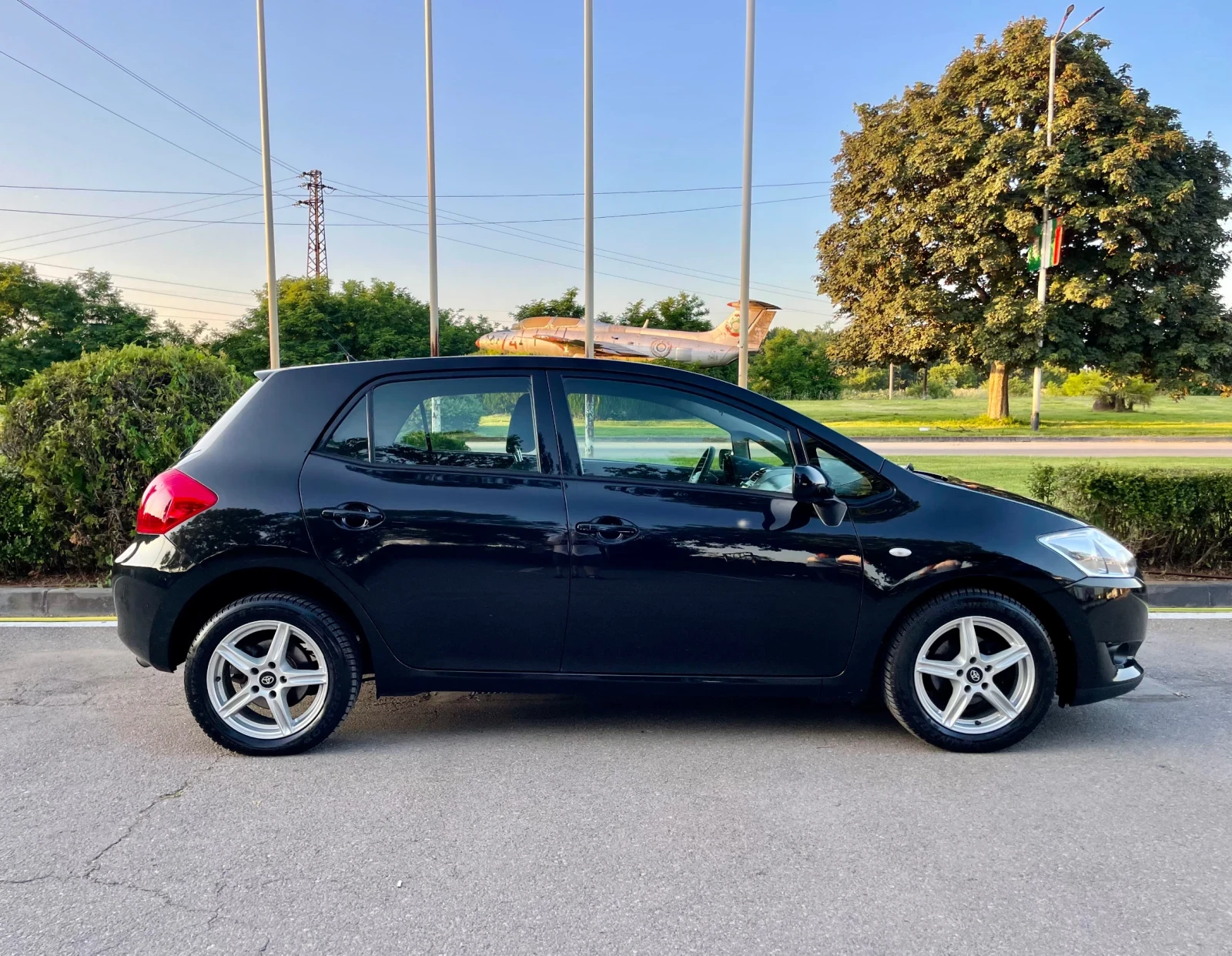 Toyota Auris 1.6 VVT-I бензин - изображение 5