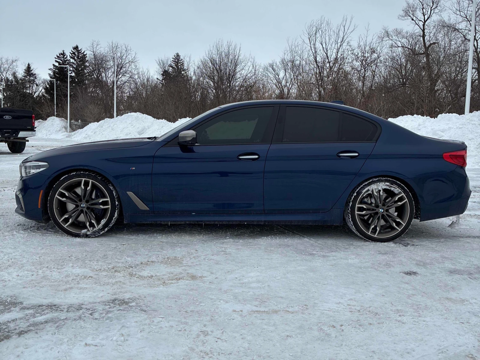 BMW 550 M-PKG* 360View* Подгрев* Обдухване* H/K*  - изображение 2