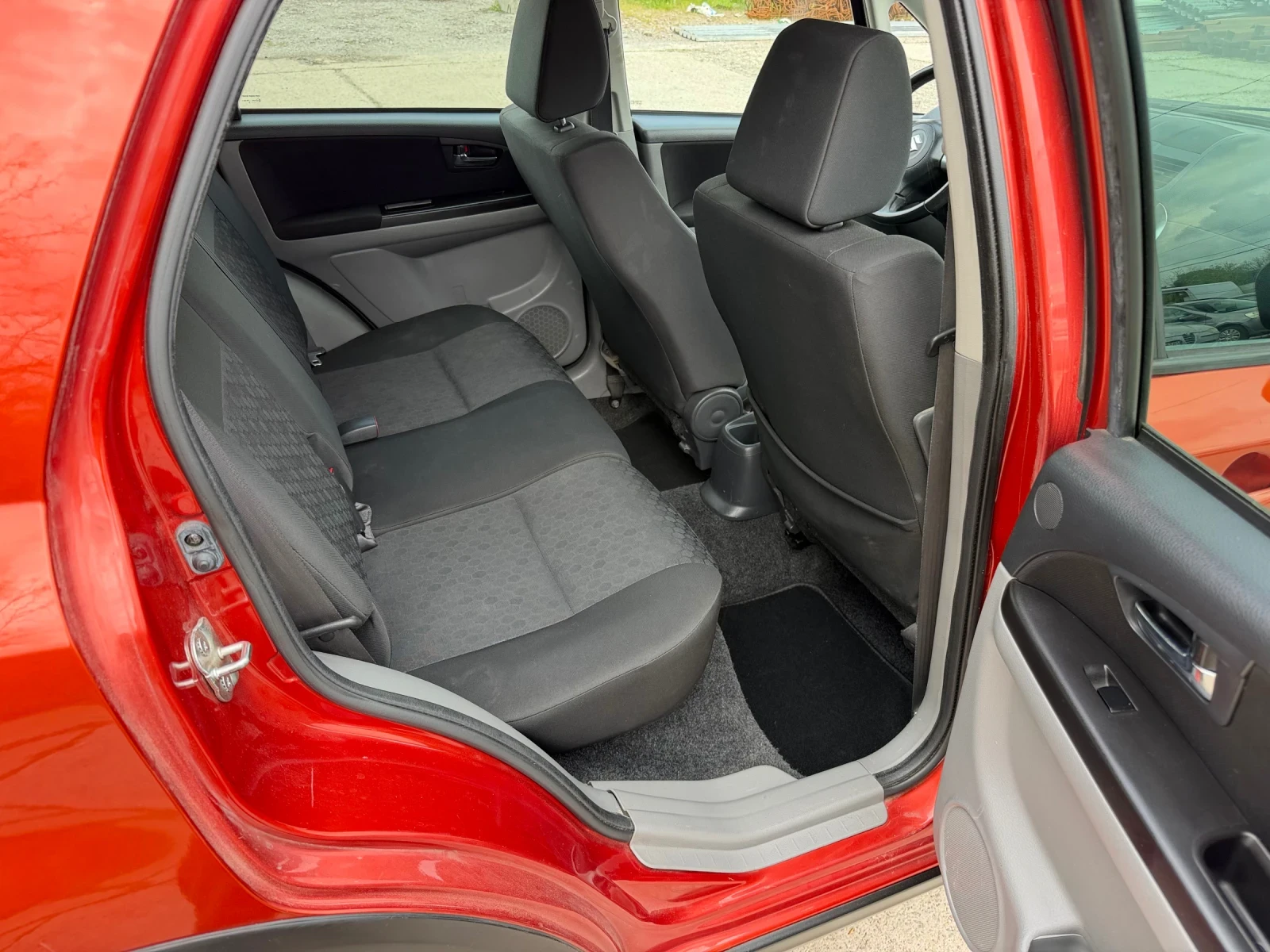 Suzuki SX4 1.6i / 120к.с. / 4х4, снимка 10 - Автомобили и джипове - 53499179