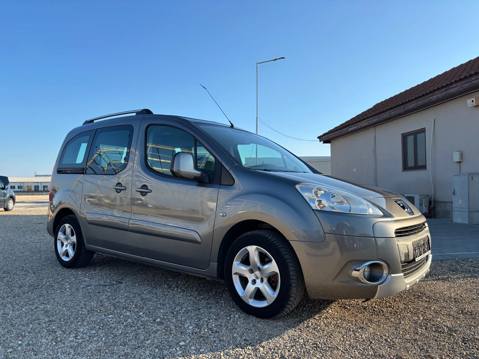 Peugeot Partner, снимка 2 - Автомобили и джипове - 53762301