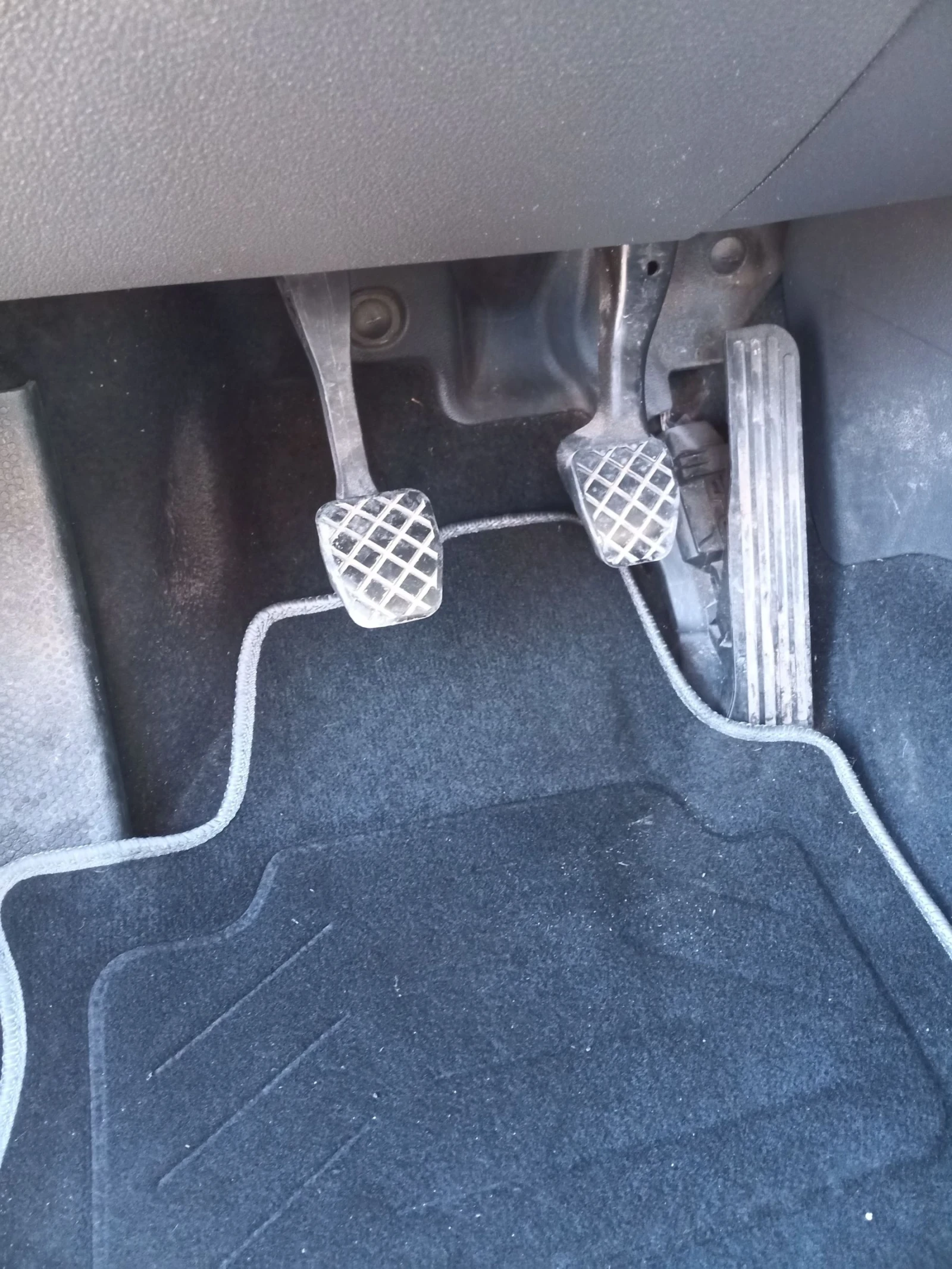 VW Touran, снимка 13 - Автомобили и джипове - 53835869