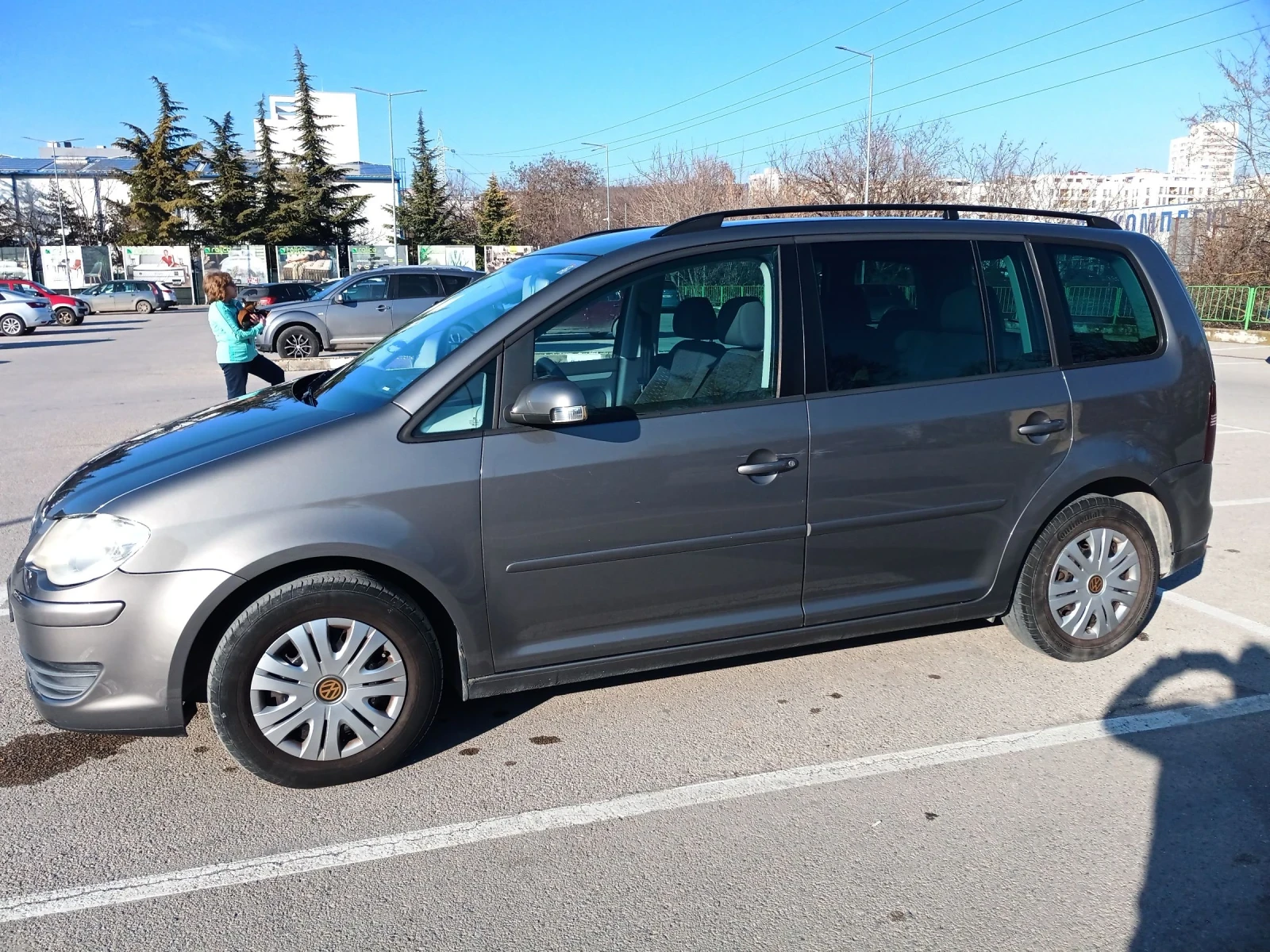 VW Touran, снимка 2 - Автомобили и джипове - 53835869