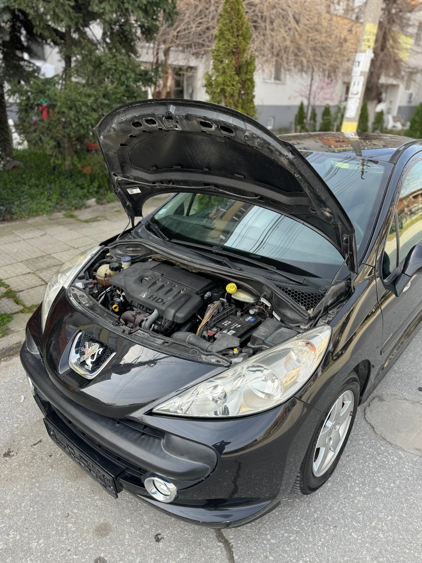 Peugeot 207 1.4 HDI / Navi / Carplay, снимка 4 - Автомобили и джипове - 53979004