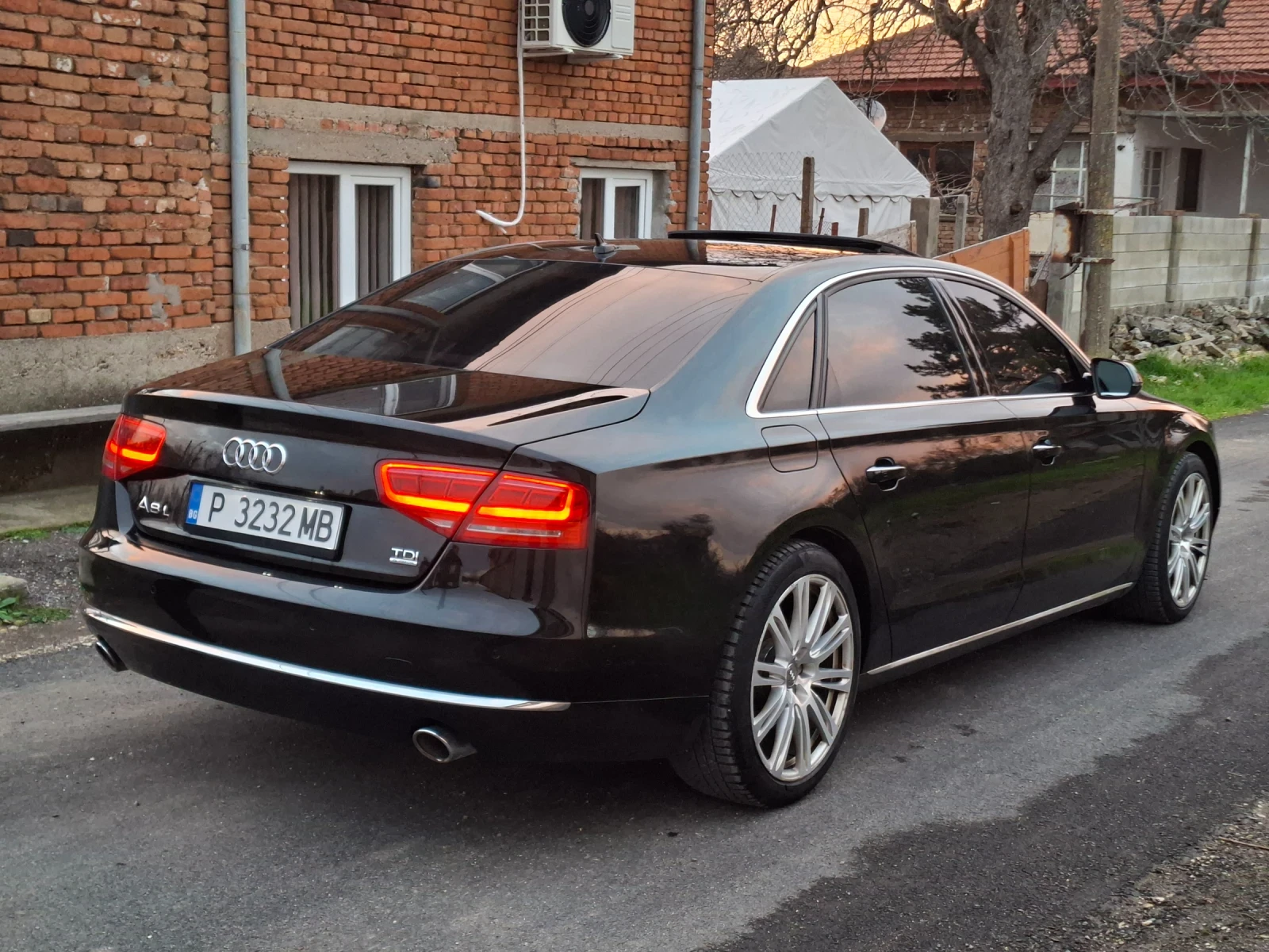 Audi A8 4.2 Long 3xTV business class full Extras, снимка 2 - Автомобили и джипове - 54084873