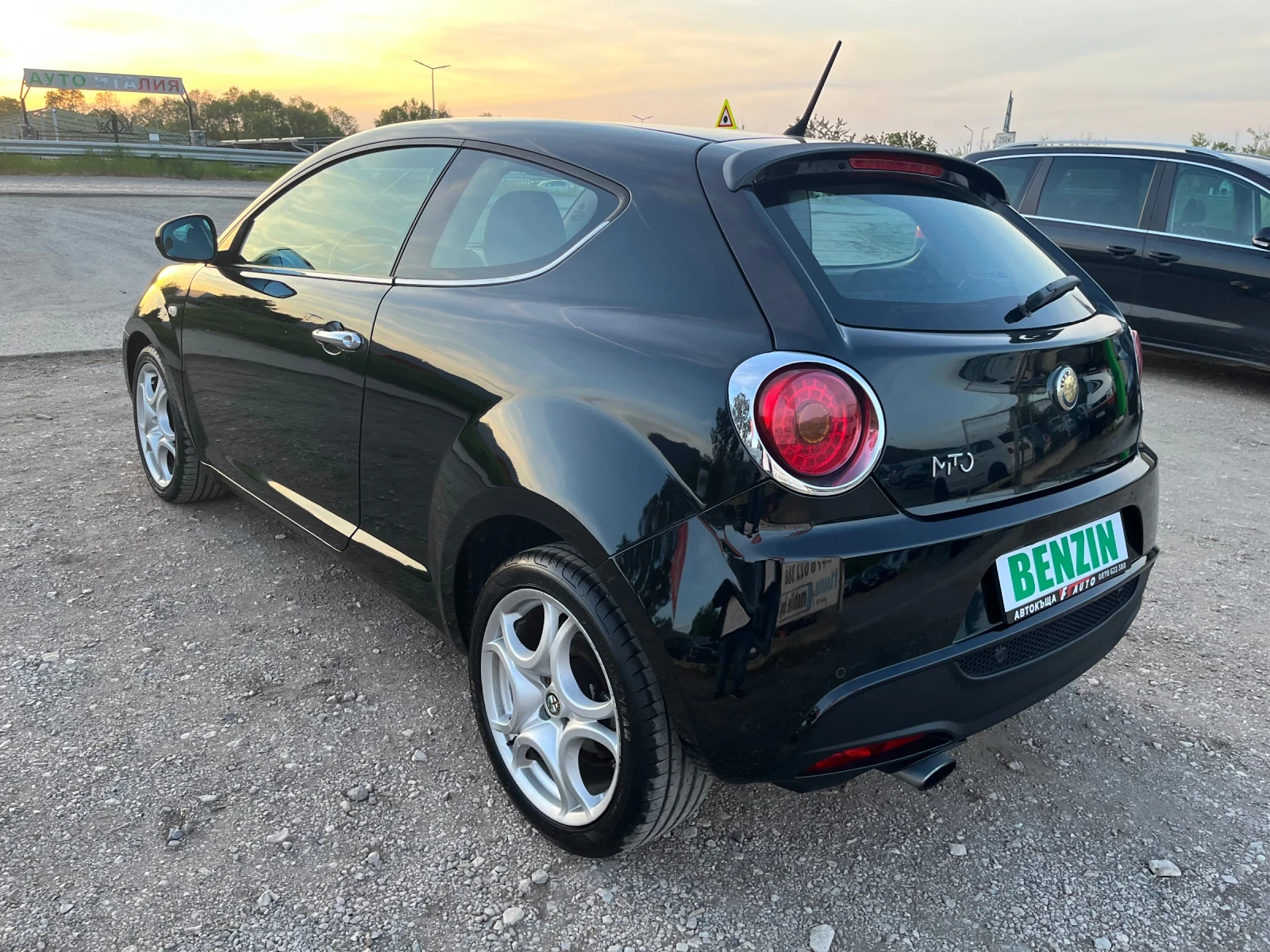 Alfa Romeo MiTo 1.4i-105-ITALIA, снимка 10 - Автомобили и джипове - 54349666
