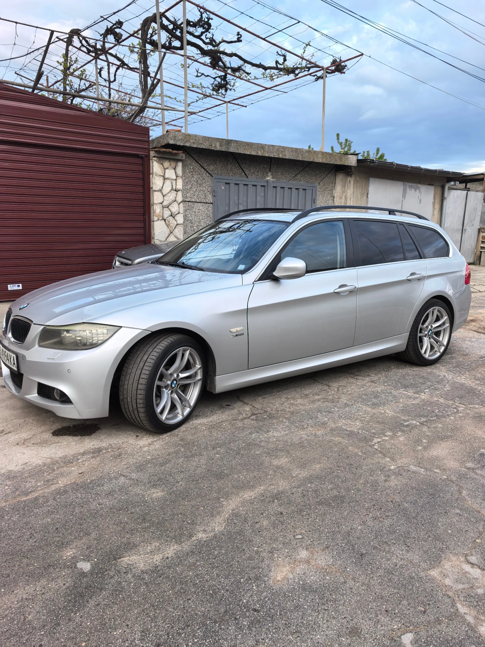 BMW 330 Xdrive, снимка 3 - Автомобили и джипове - 54363210