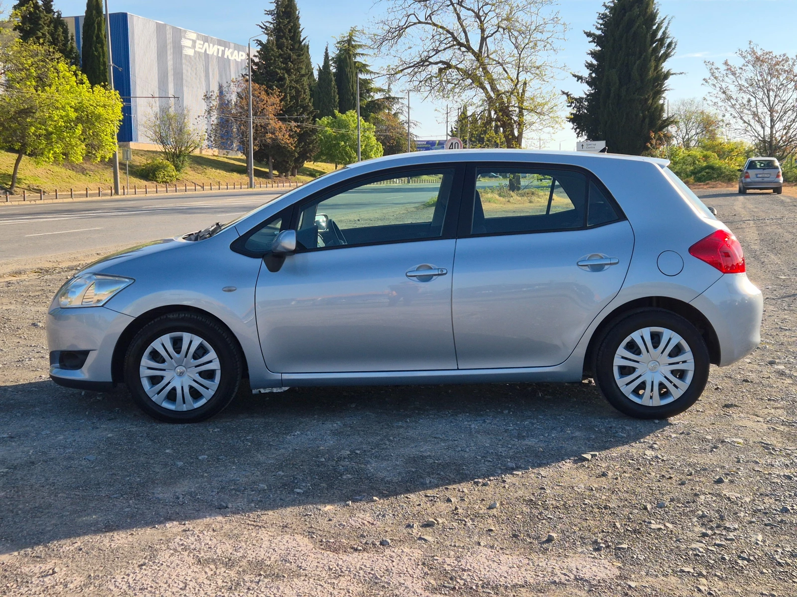 Toyota Auris 2.0D-4D 126кс, снимка 2 - Автомобили и джипове - 54404713