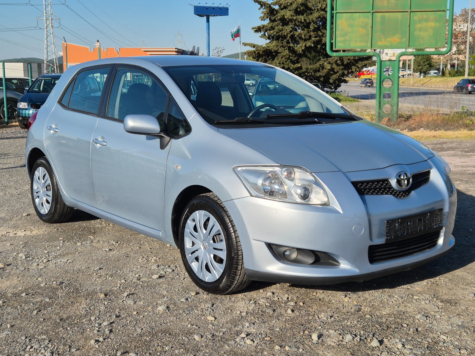 Toyota Auris 2.0D-4D 126кс, снимка 7 - Автомобили и джипове - 54404713