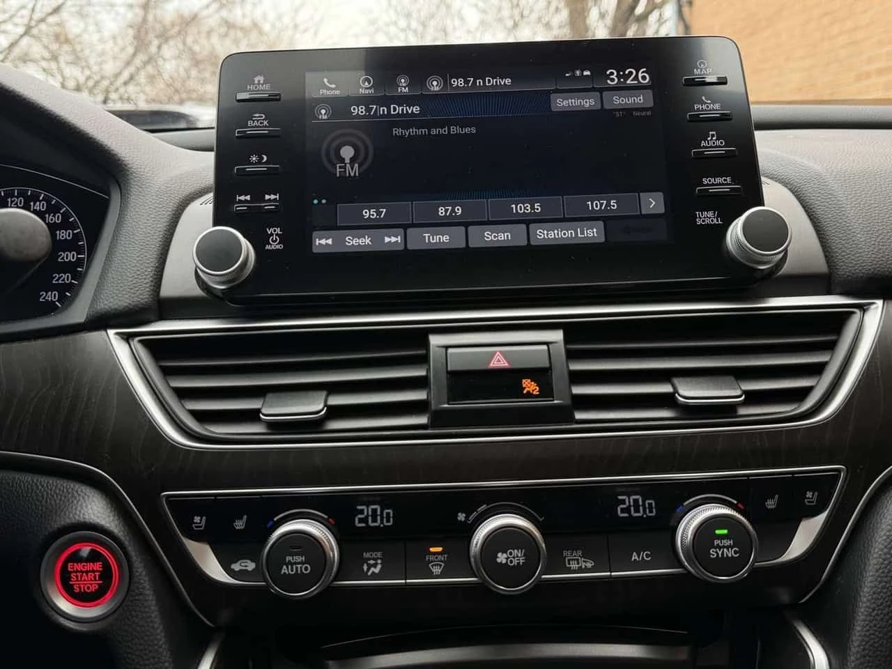 Honda Accord Touring | HUD | Vented Seats | ФИНАНСИРАНЕ, снимка 12 - Автомобили и джипове - 54553382