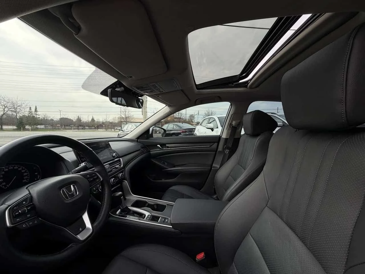 Honda Accord Touring | HUD | Vented Seats | ФИНАНСИРАНЕ, снимка 6 - Автомобили и джипове - 54553382