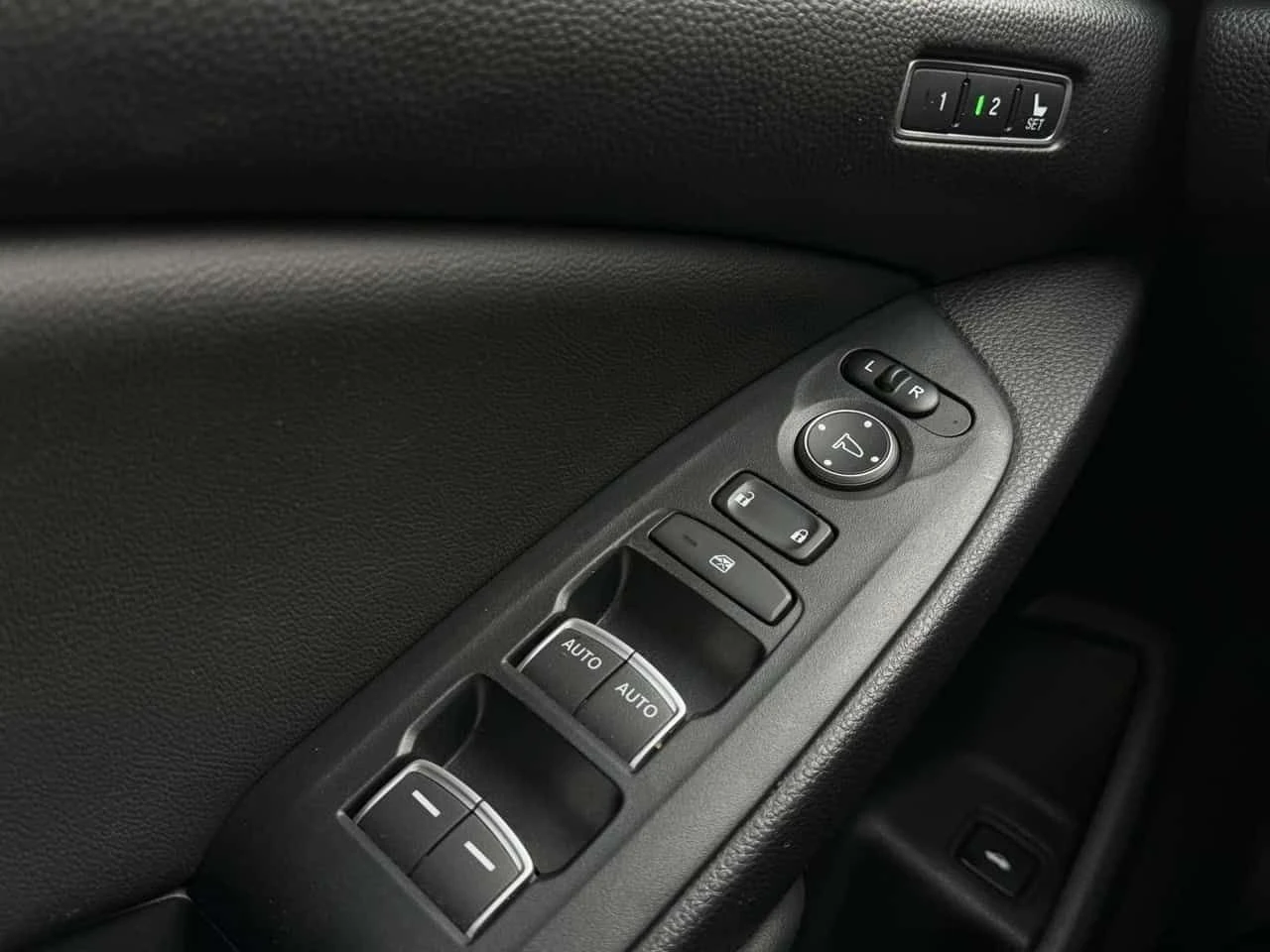 Honda Accord Touring | HUD | Vented Seats | ФИНАНСИРАНЕ, снимка 8 - Автомобили и джипове - 54553382
