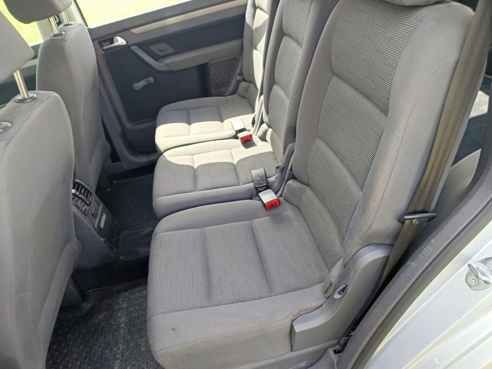 VW Touran, снимка 8 - Автомобили и джипове - 54572801