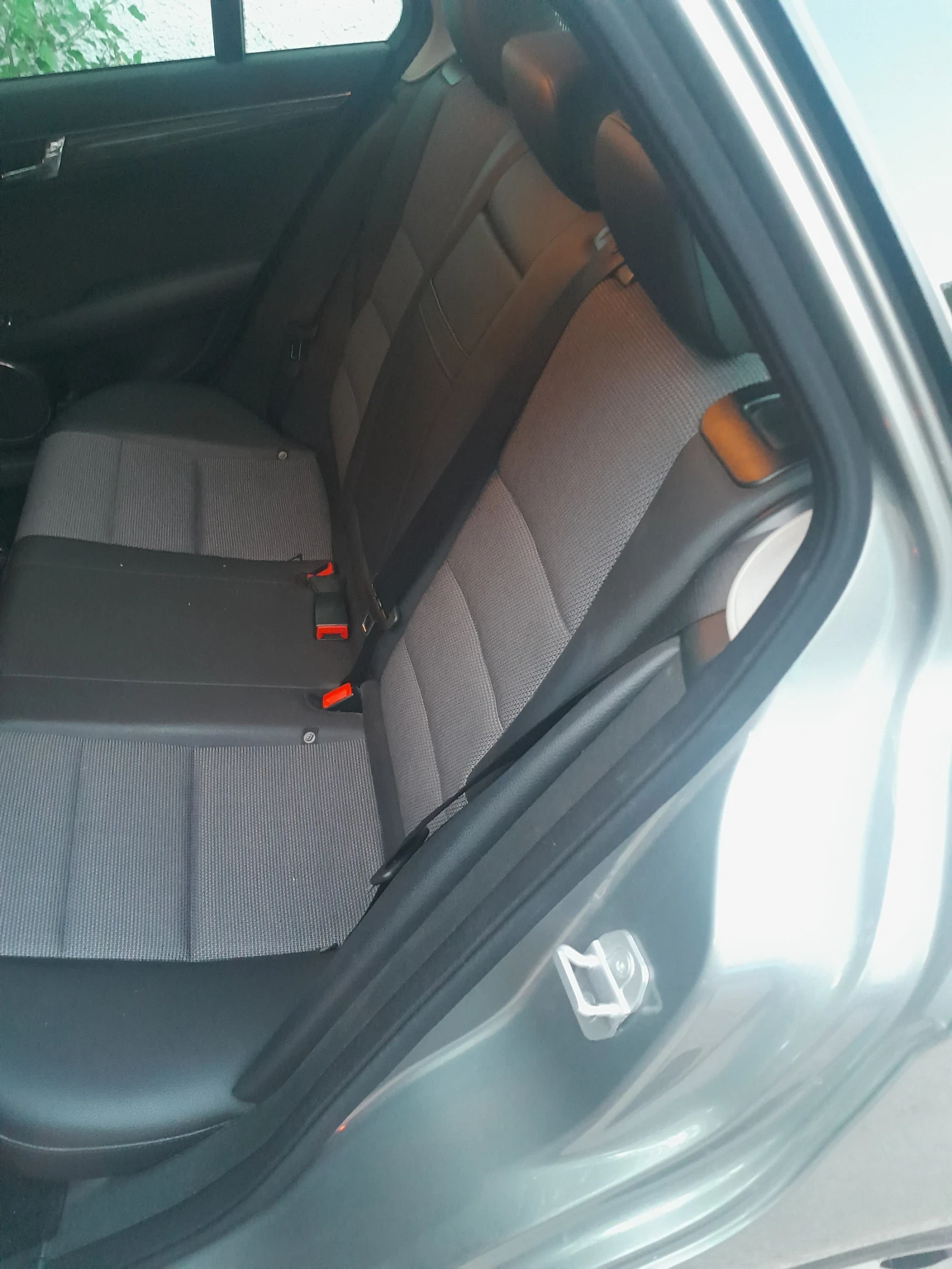 Mercedes-Benz C 180, снимка 3 - Автомобили и джипове - 54663508