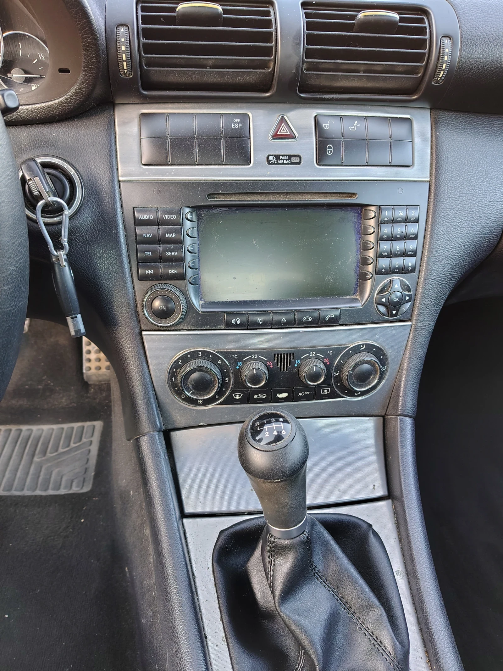 Mercedes-Benz C 220 2.2 cdi, снимка 14 - Автомобили и джипове - 54730734