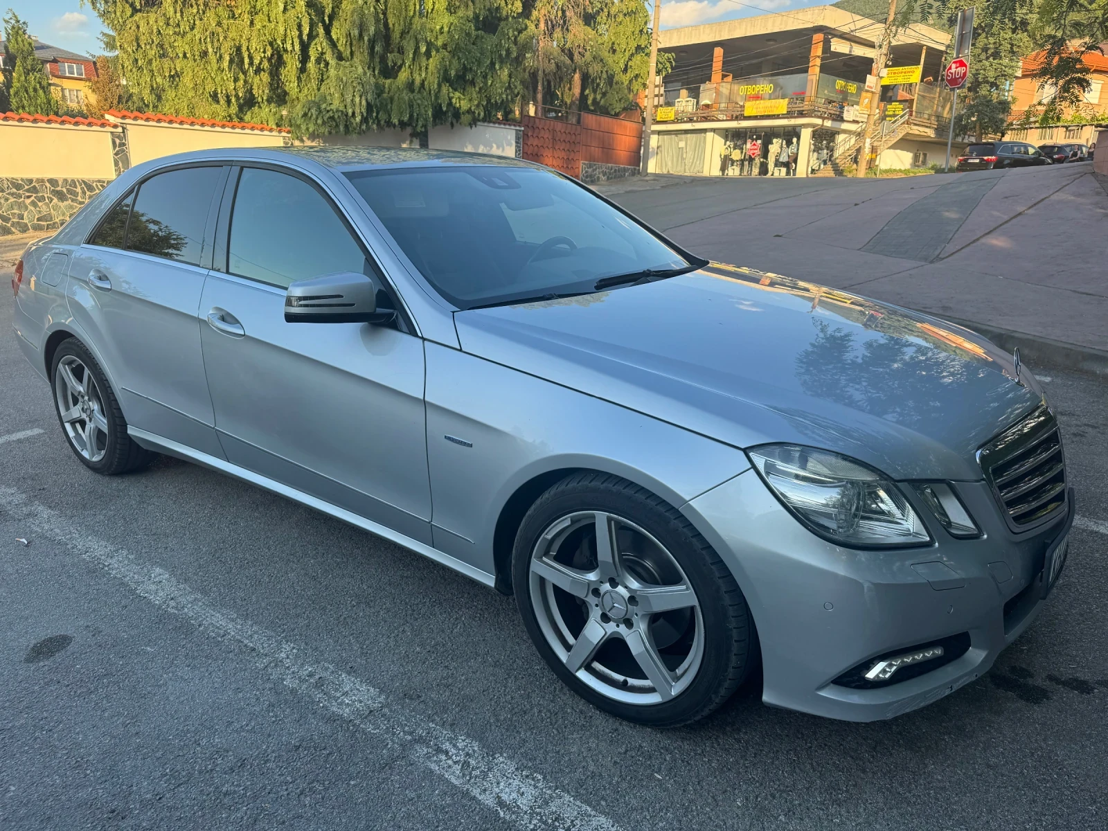 Mercedes-Benz E 350, снимка 3 - Автомобили и джипове - 54962189