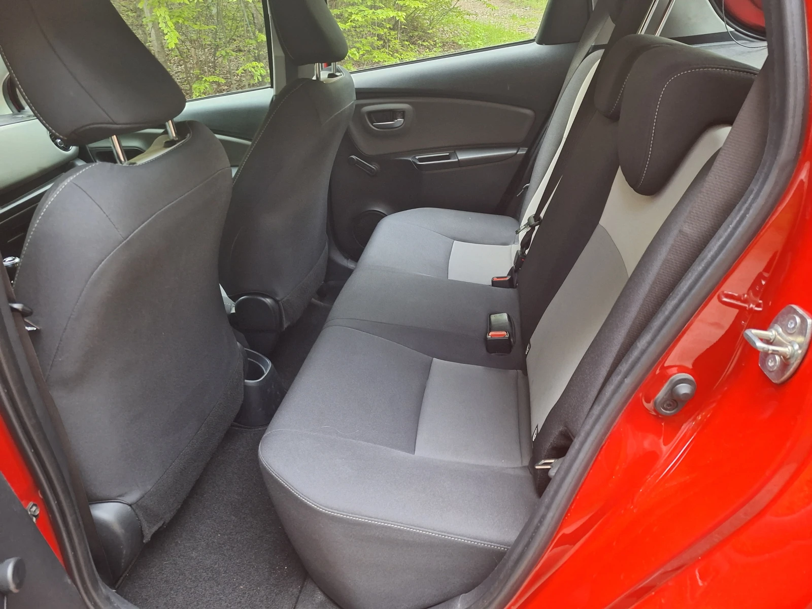 Toyota Yaris 1.5, първи собственик, гаранция., снимка 8 - Автомобили и джипове - 54963433