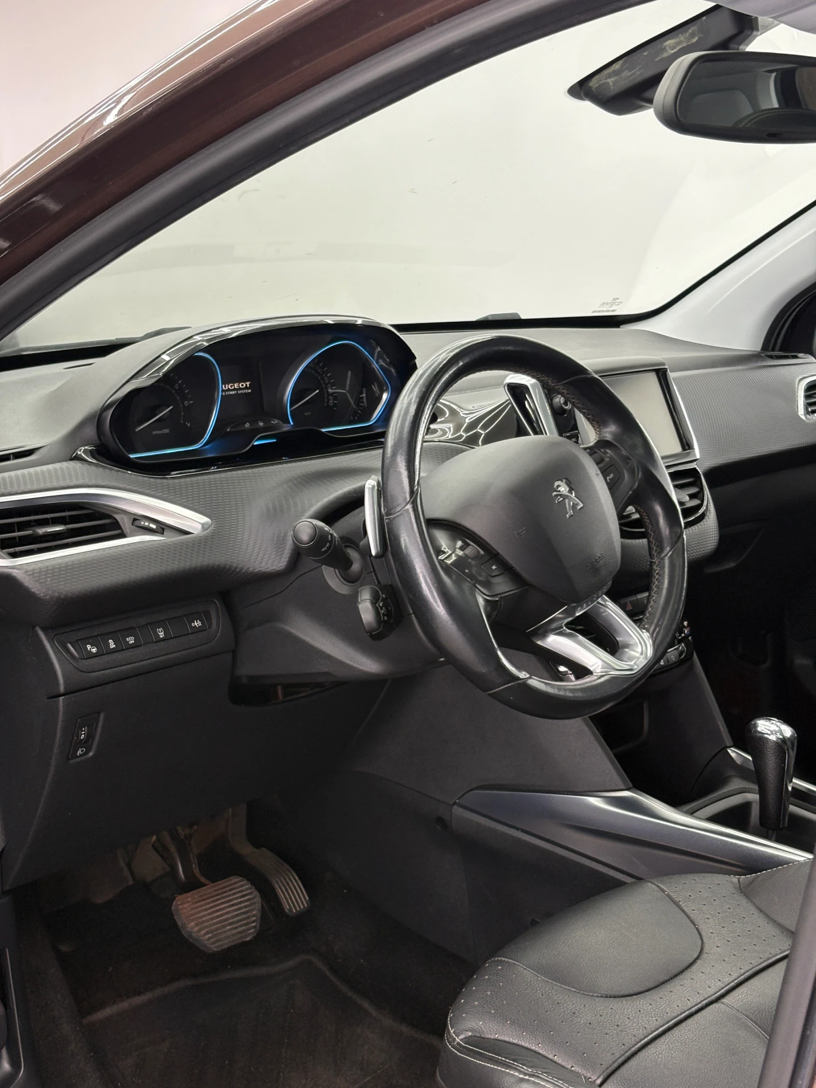 Peugeot 2008 Панорама / Подгреви, снимка 11 - Автомобили и джипове - 55871477